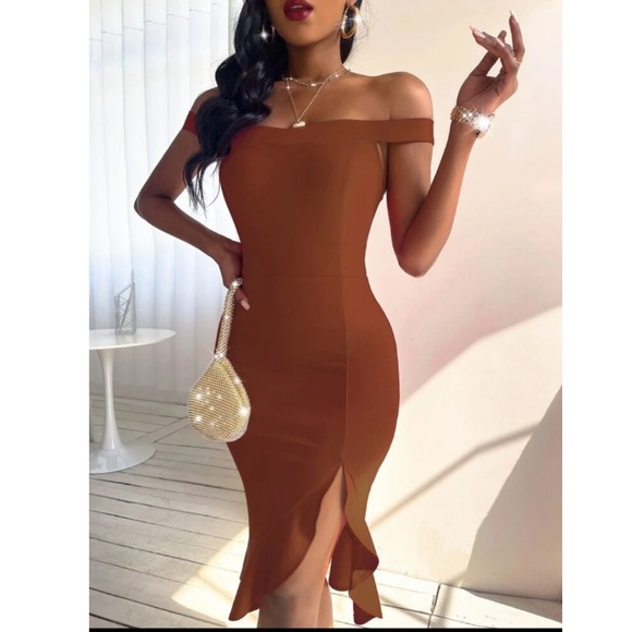Slit thigh ruffle hem bodycon dress - Picture 10 of 15